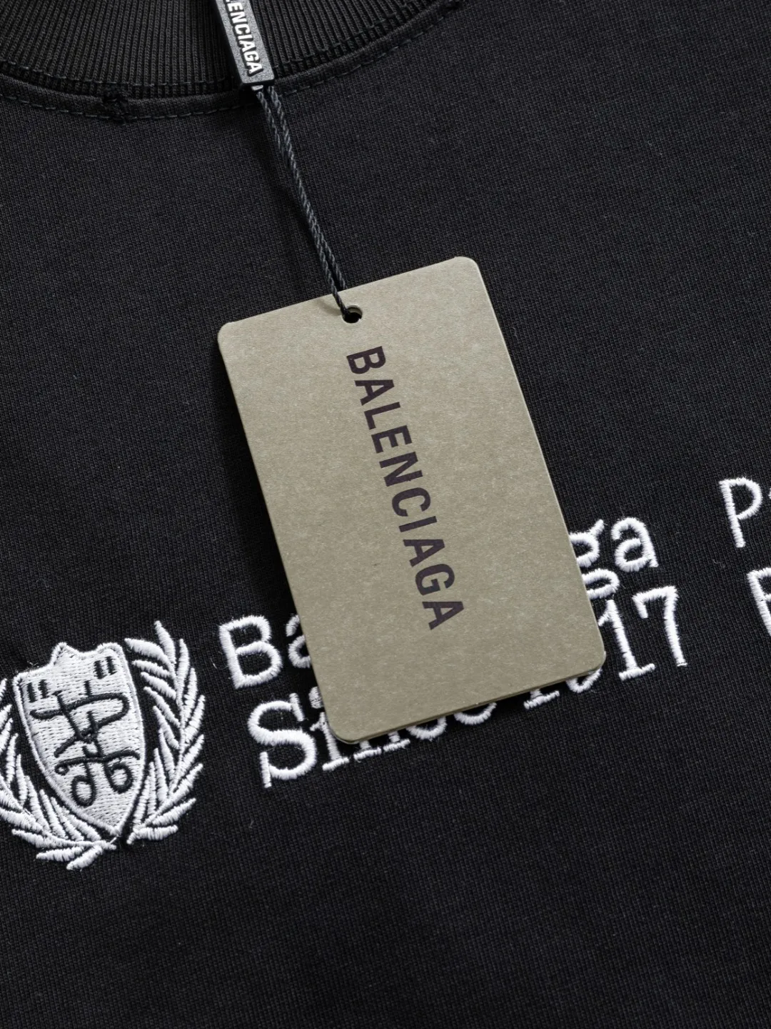 P100✨🔥 [BALENCIAGA] 2026FW short-sleeved T-shirt Premium 26s double yarn 300g fabric embroidery fraying process Color: Black White Green Size: S M L XL 2XL